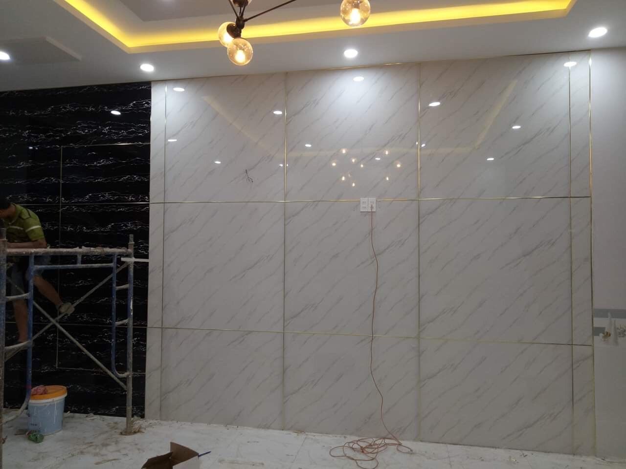 Thi công phân phối tấm nhựa PVC vân đá Đà Nẵng – Giải pháp hoàn hảo cho không gian sống