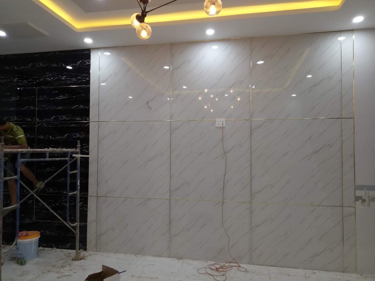 Thi công phân phối tấm nhựa PVC vân đá Đà Nẵng &#8211; Giải pháp hoàn hảo cho không gian sống