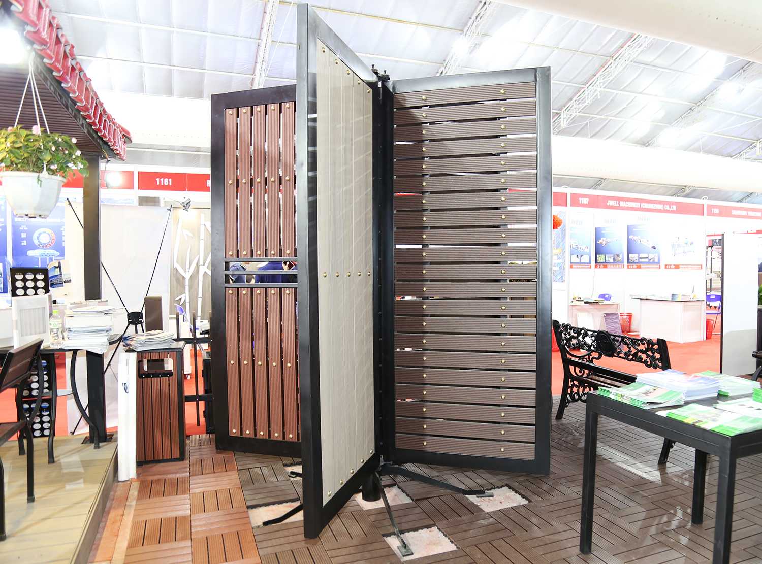Lắp Đặt Cửa Nhựa Cho Công Trình Biệt Thự Cao Cấp – Giải Pháp Hiện Đại Cho Không Gian Sang Trọng